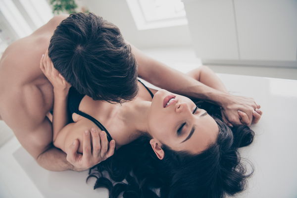 Erotische Geschichte: Heißer Lieferservice mit Liebesdienst